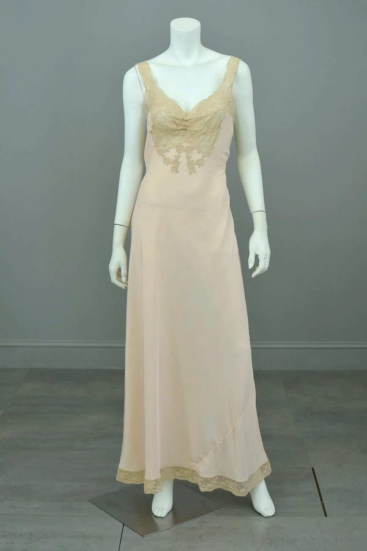 1930s Pure Peach Silk with Ecru Lace Bodice Hollywood Glam Slip Dress Gown