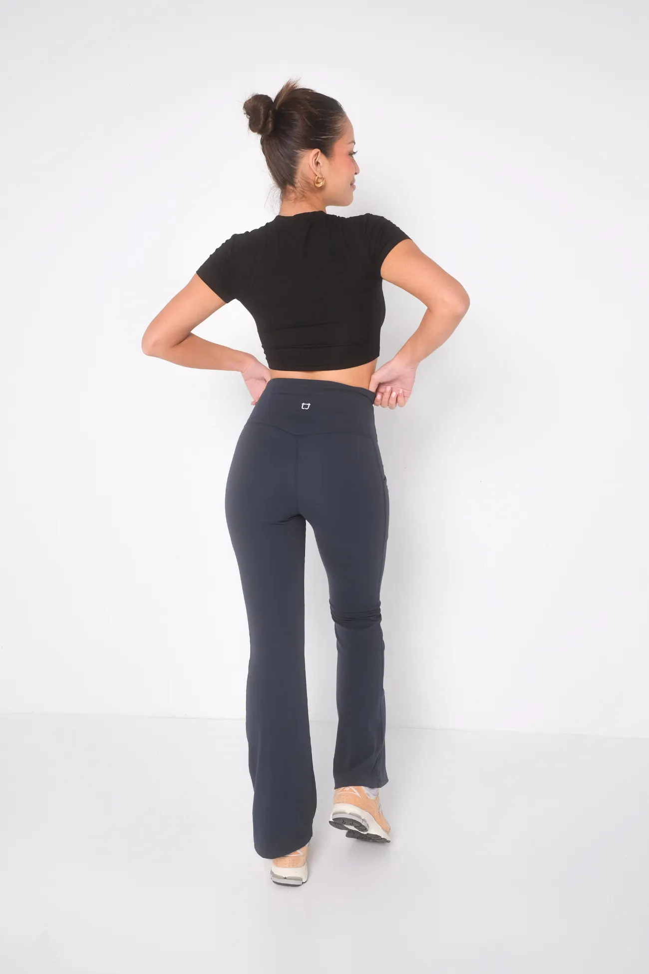 Daze Flare Pocket Leggings - Ink