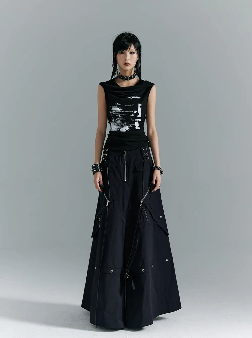 Frustration Garden Gothic Cargo Maxi Skirt - Black Floor-Length with Zipper Details and Multiple Pockets