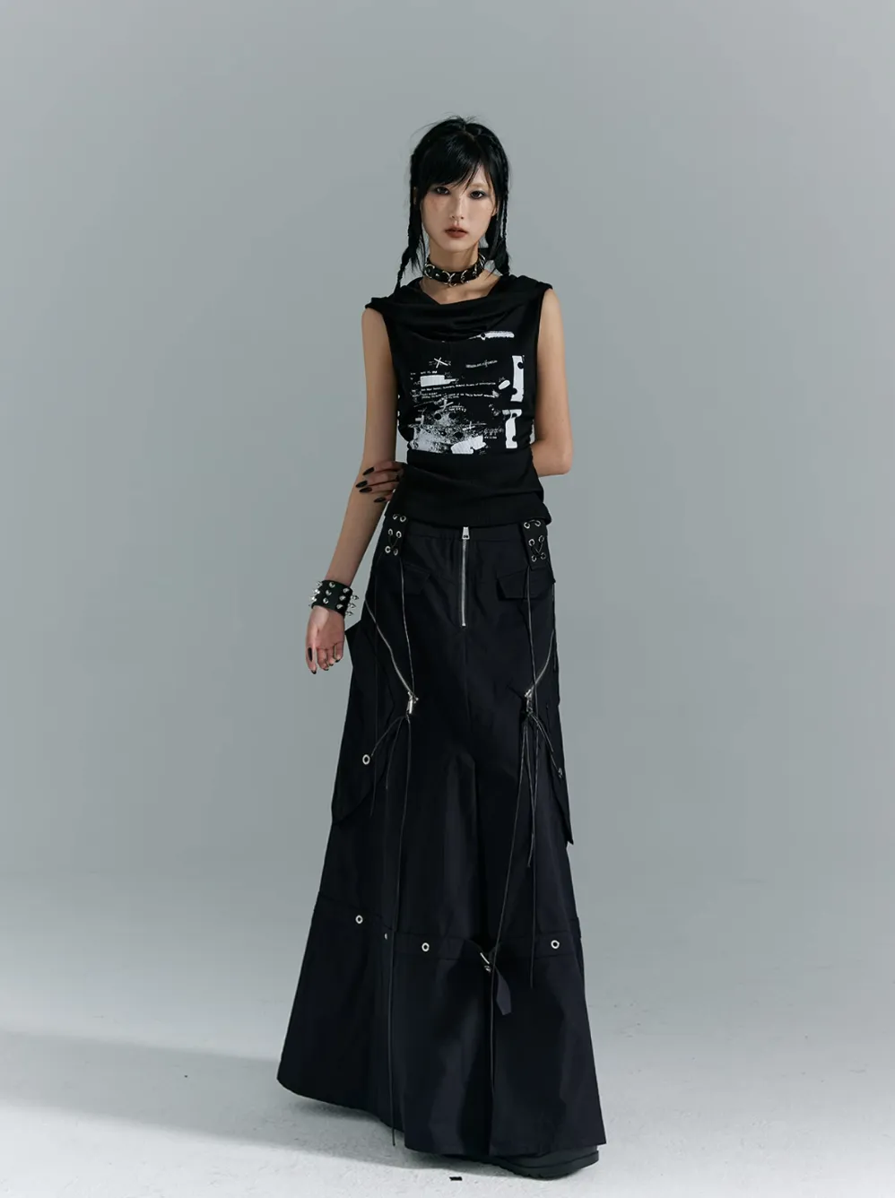 Frustration Garden Gothic Cargo Maxi Skirt - Black Floor-Length with Zipper Details and Multiple Pockets