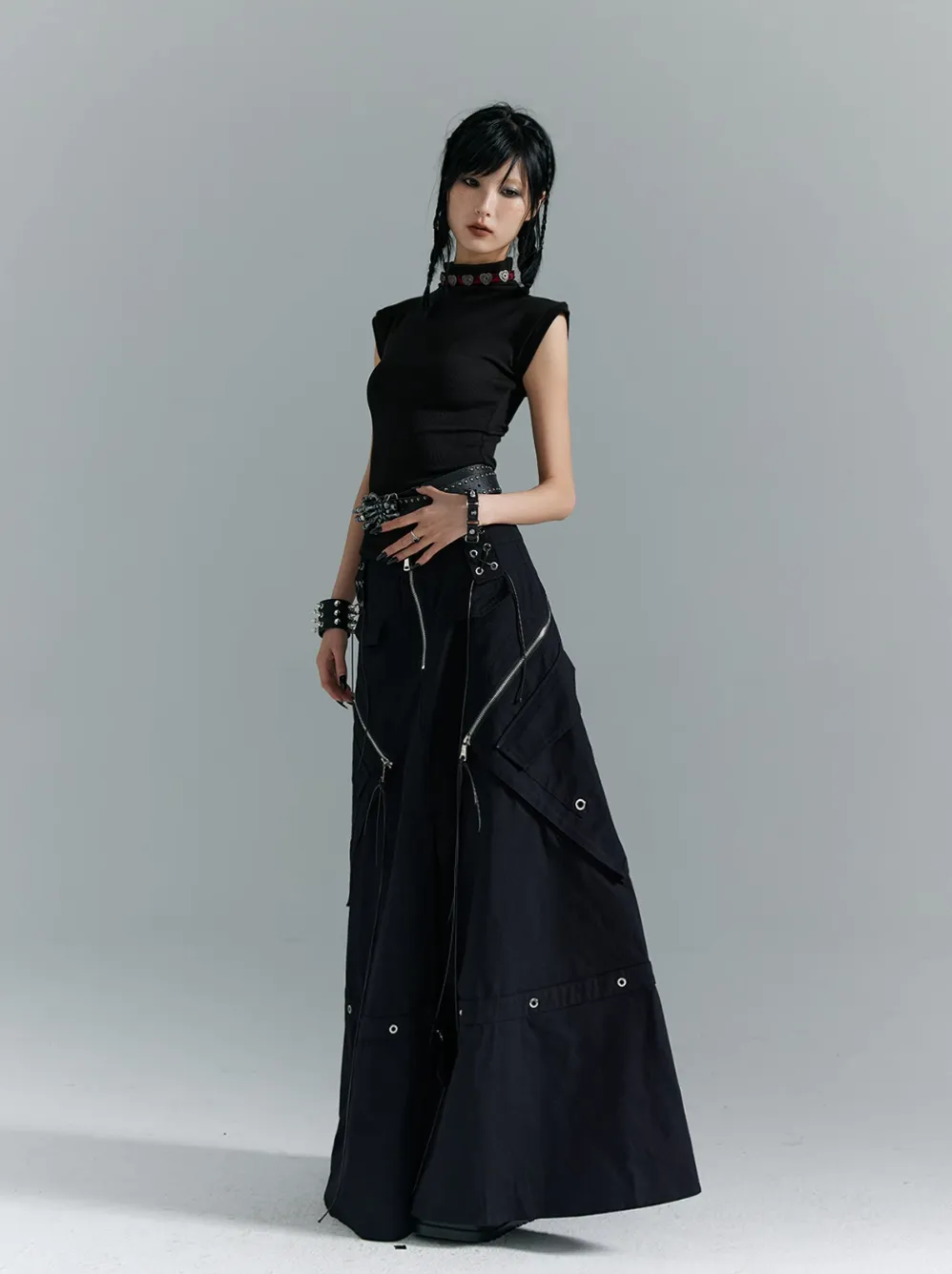 Frustration Garden Gothic Cargo Maxi Skirt - Black Floor-Length with Zipper Details and Multiple Pockets